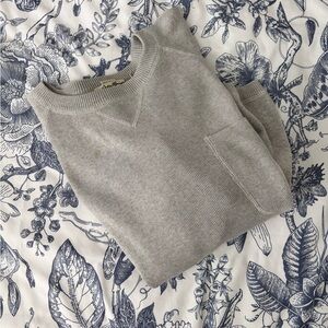 Eddie Bauer Men's Light Gray Crewneck Sweater